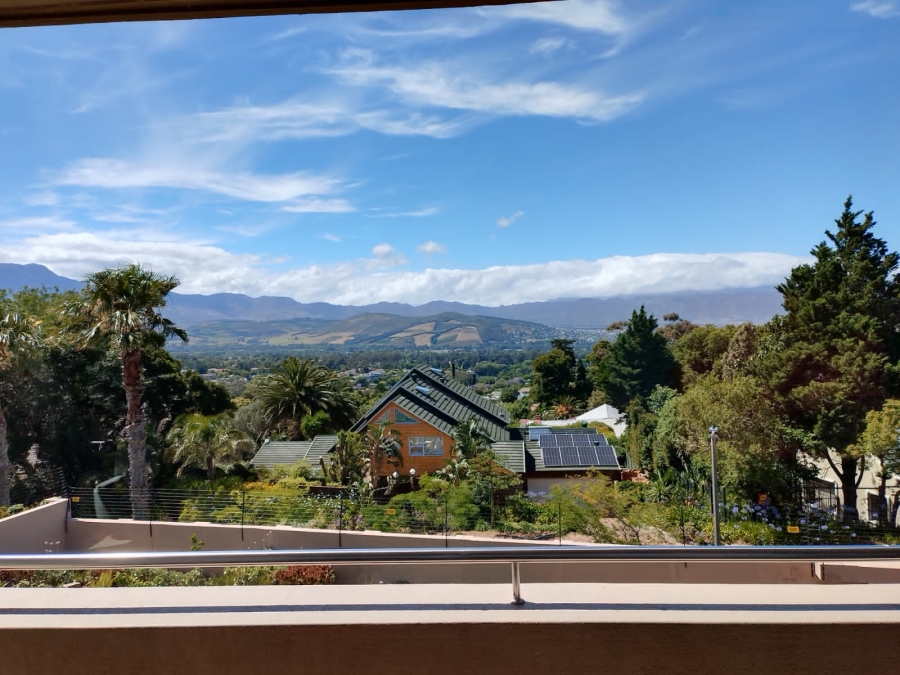 To Let 5 Bedroom Property for Rent in La Concorde Western Cape